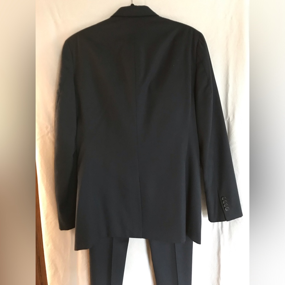 Banana Republic men’s suit